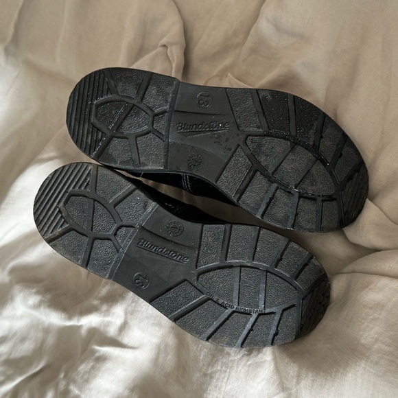 BLUNDSTONE KIDS PATENT BLACK LEATHER - SIZE 1 - Picture 5 of 5